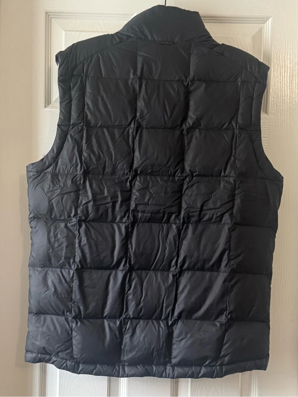 Men’s Eddie Bauer Black Quilted Insulated Vest - Size M